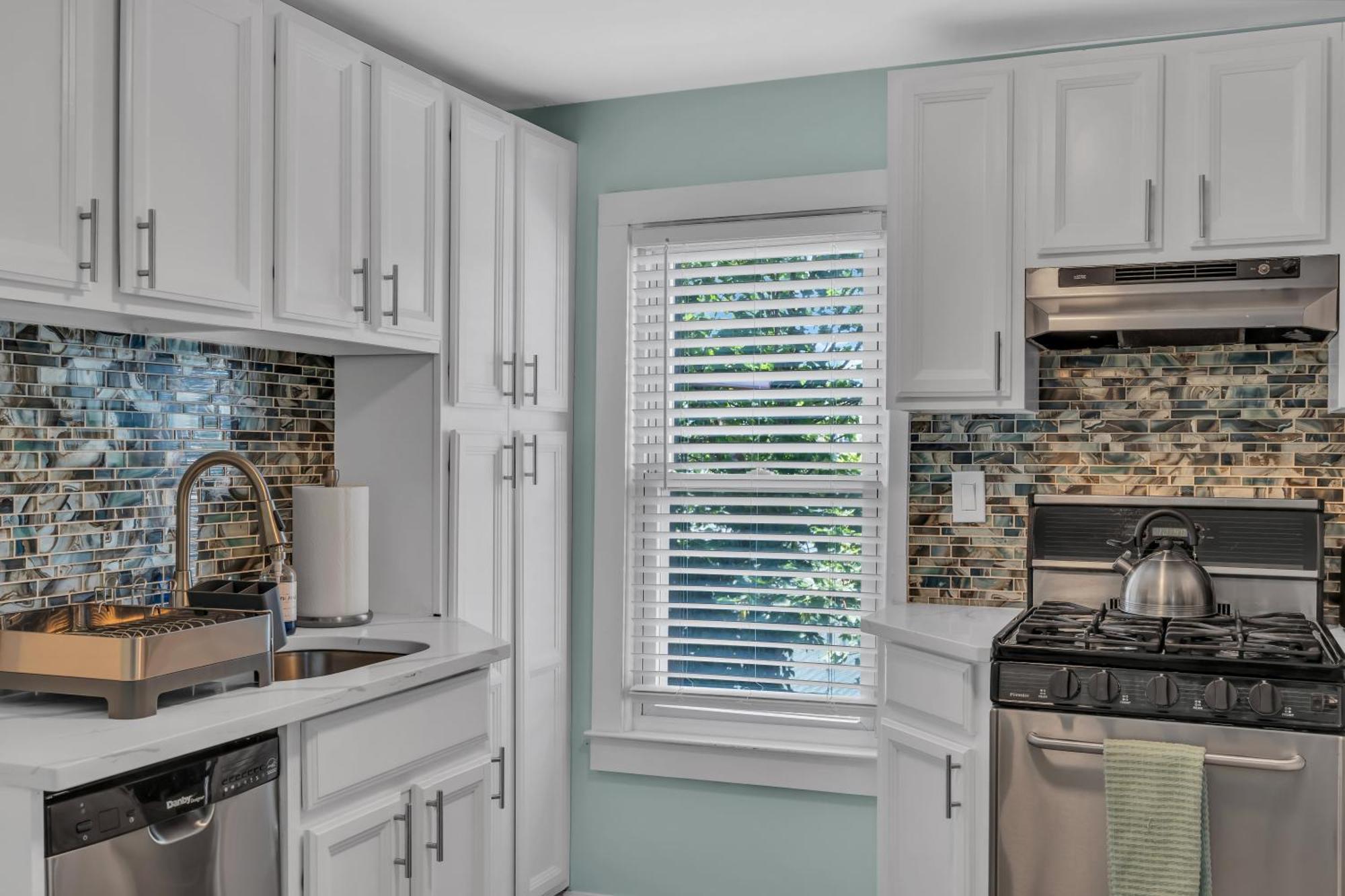6-Min Walk To Asbury Park & Og Main St - Updated & Cozy Apartment In Historic Ocean Grove - Fire Pit & Patio - Fast Wi-Fi Εξωτερικό φωτογραφία